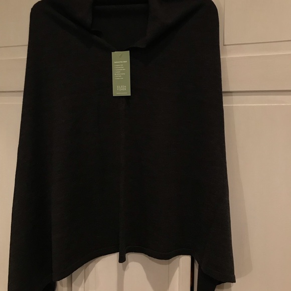 Eileen Fisher NWT 100% Merino Woo, charcoal gray poncho. Very light weight - Picture 3 of 6